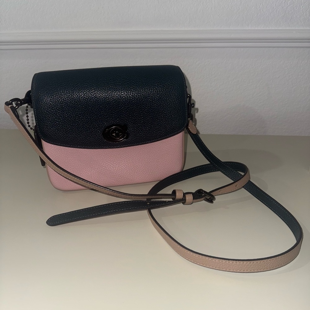 Coach Cassie Leather Crossbody Bag w/ 3 different strap options! - Picture 4 of 10